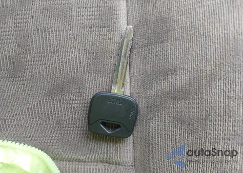 2002 Toyota Sienna Le from USA, damaged, VIN 4T3ZF13C22U474483